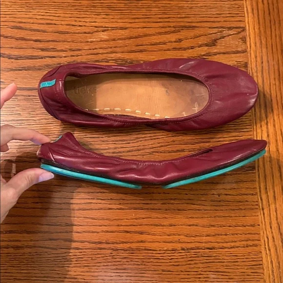Women’s Tieks Burgundy Leather Flats size 11 - Picture 2 of 9